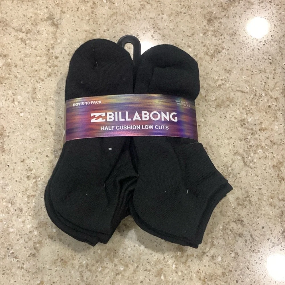 NWT Billabong Half Cushion Low Cut 10 Package Size 3-9